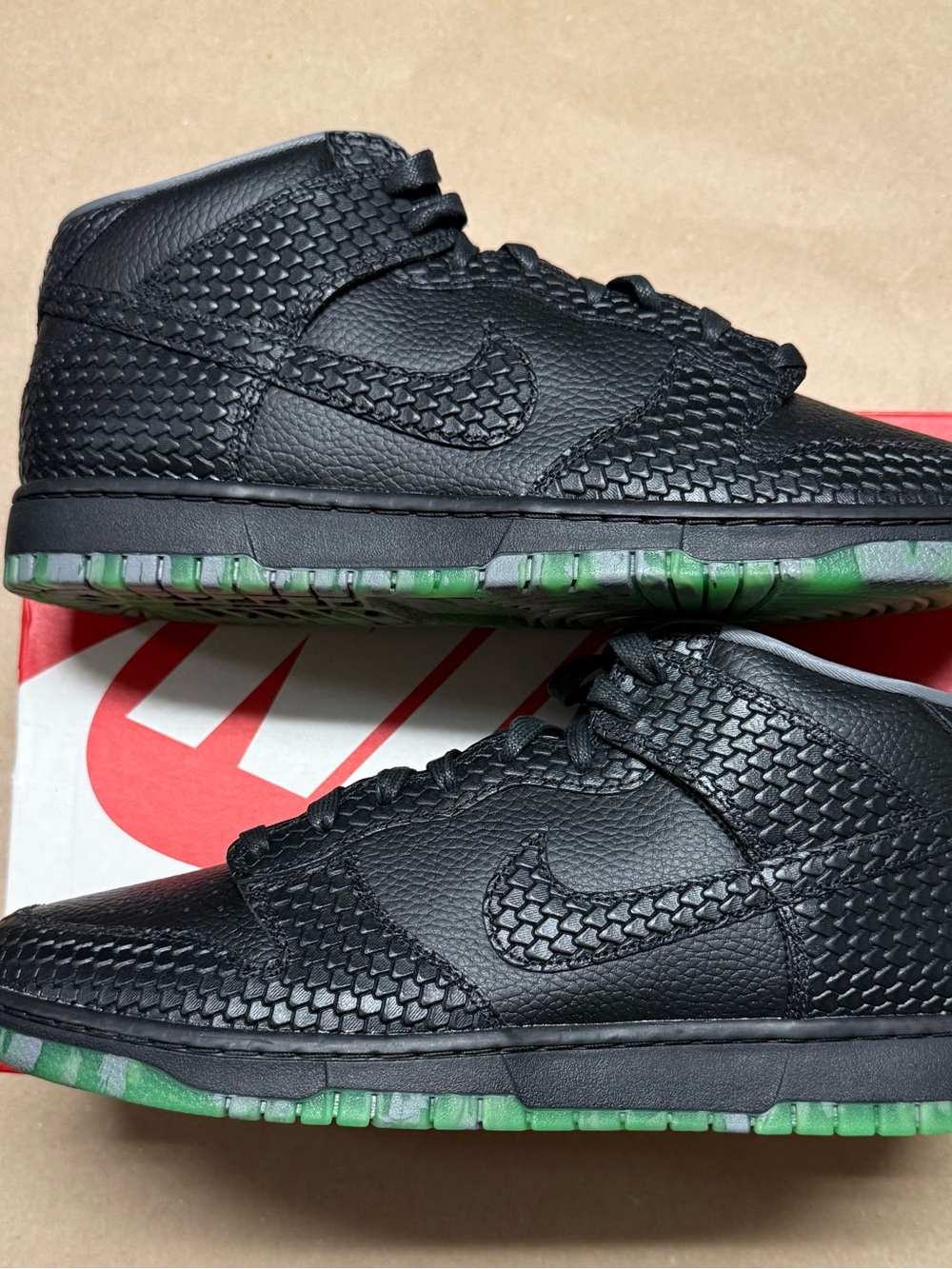 Nike Dunk Mid Premium Halloween Headless Horseman Mens size 13 shoes NEW!